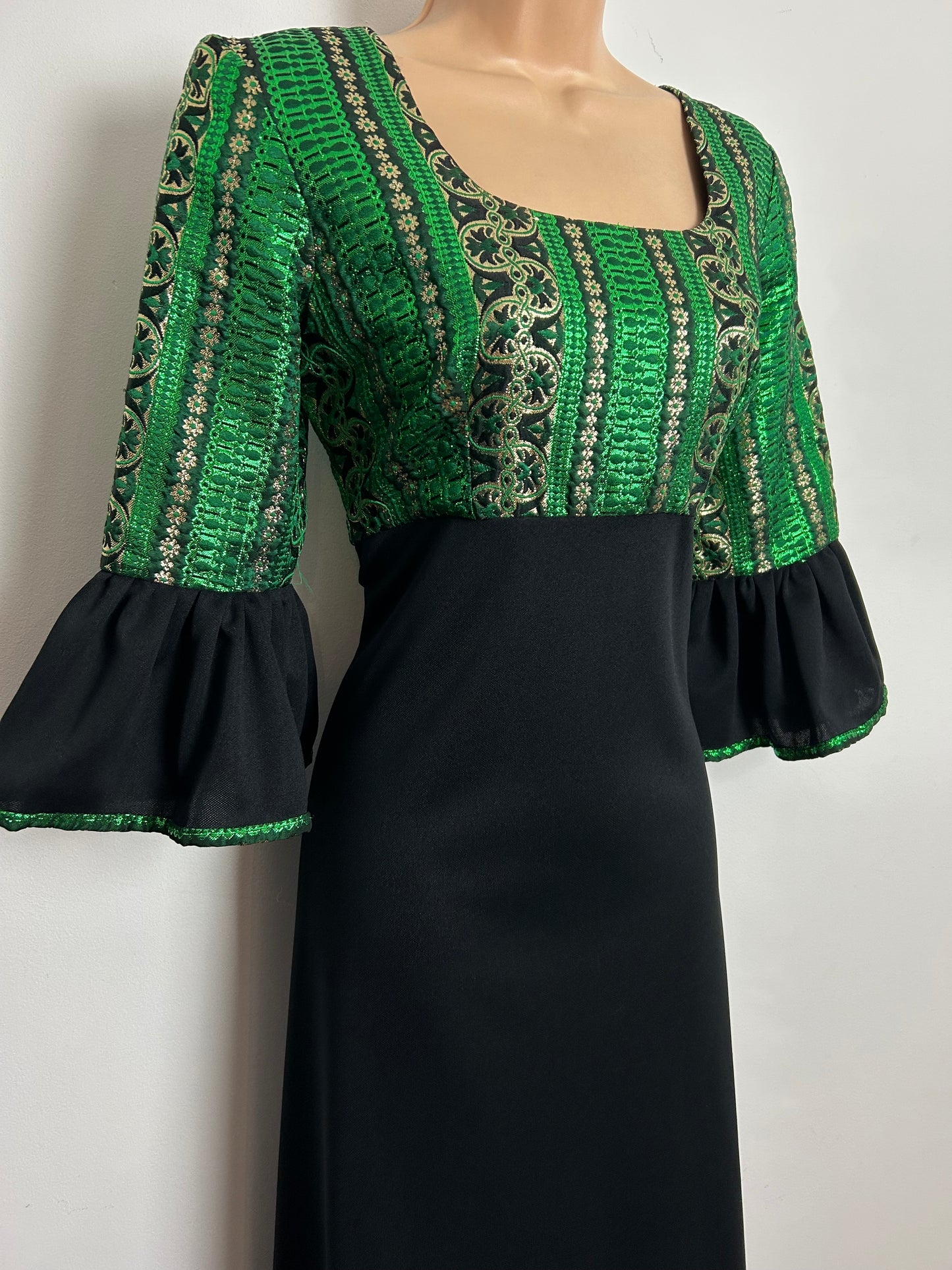 Vintage 1970s Size 10 Black Green & Gold Metallic Brocade Bodice Flared Cuff Xmas Party Evening Maxi Dress