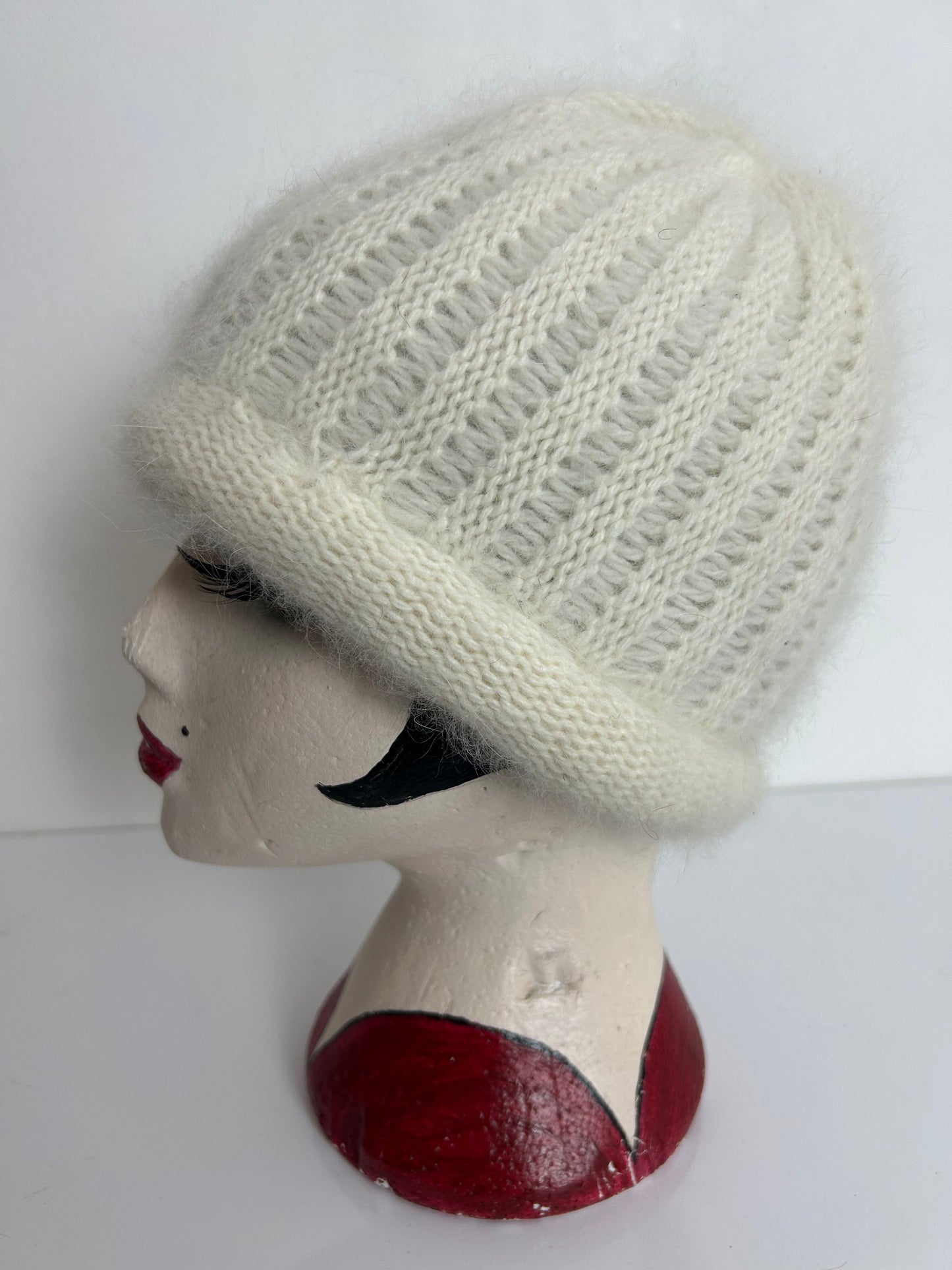Vintage Cream Wool & Angora Semi Chunky Knit Pull On Beanie Style Hat