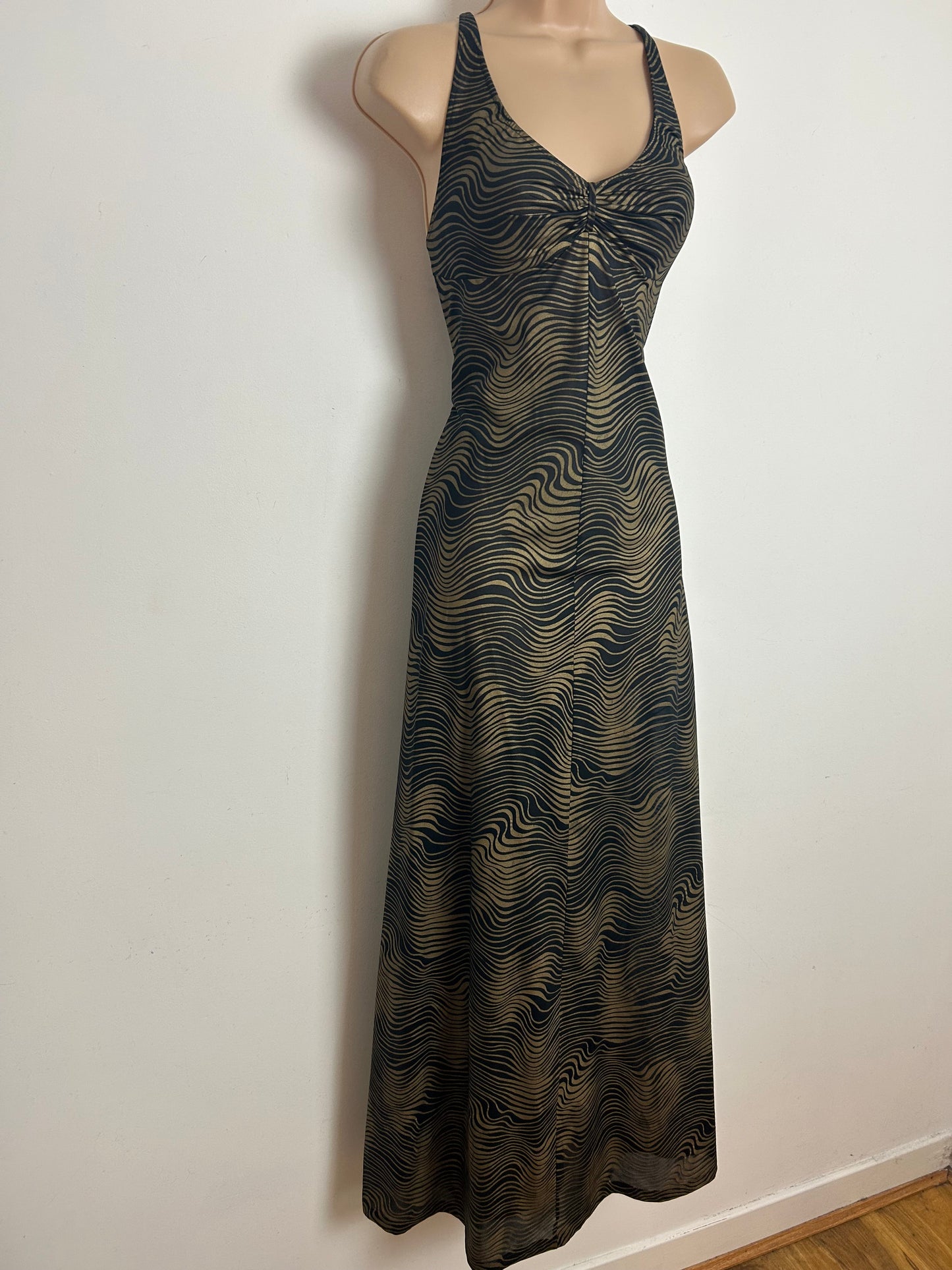 Vintage 1970s Size 6-8 Black & Dark Gold Wavy Stripe Print Open Back Cross Strap Maxi Dress