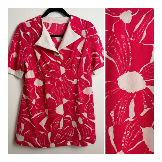 Vintage 1970s Size 12 Hot Pink & White Abstract print Collared Short Sleeve Tunic Style Top
