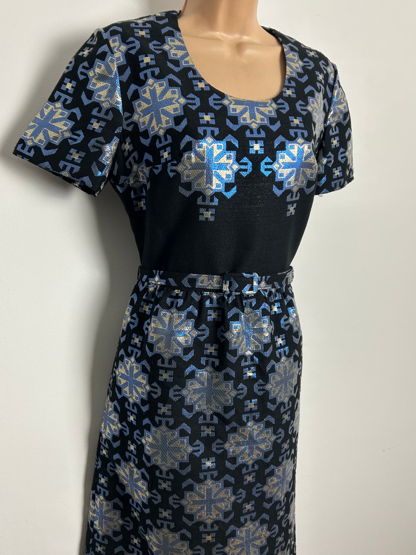 Vintage 1970s Size 10-12 Black Blue & Silver Lurex Abstract Pattern Belted Occasion Evening Maxi Dress