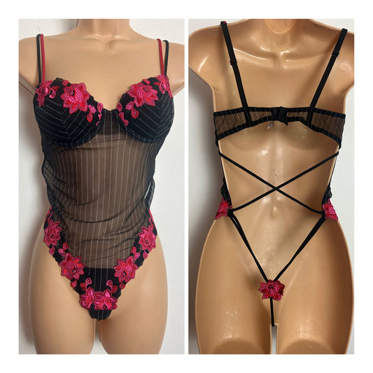 Vintage Y2K C&A Size 34B Black & Pink Pink Floral Open Back Strappy Bodysuit