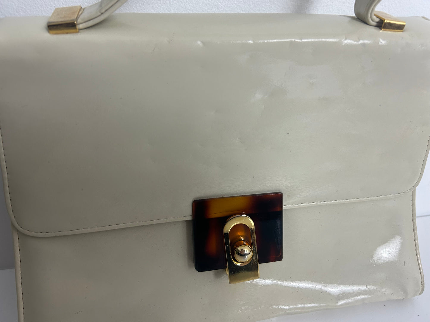 Vintage 1960s Cream Leather Handbag/Shoulder Bag With Tortoiseshell & Gold Metal Clasp