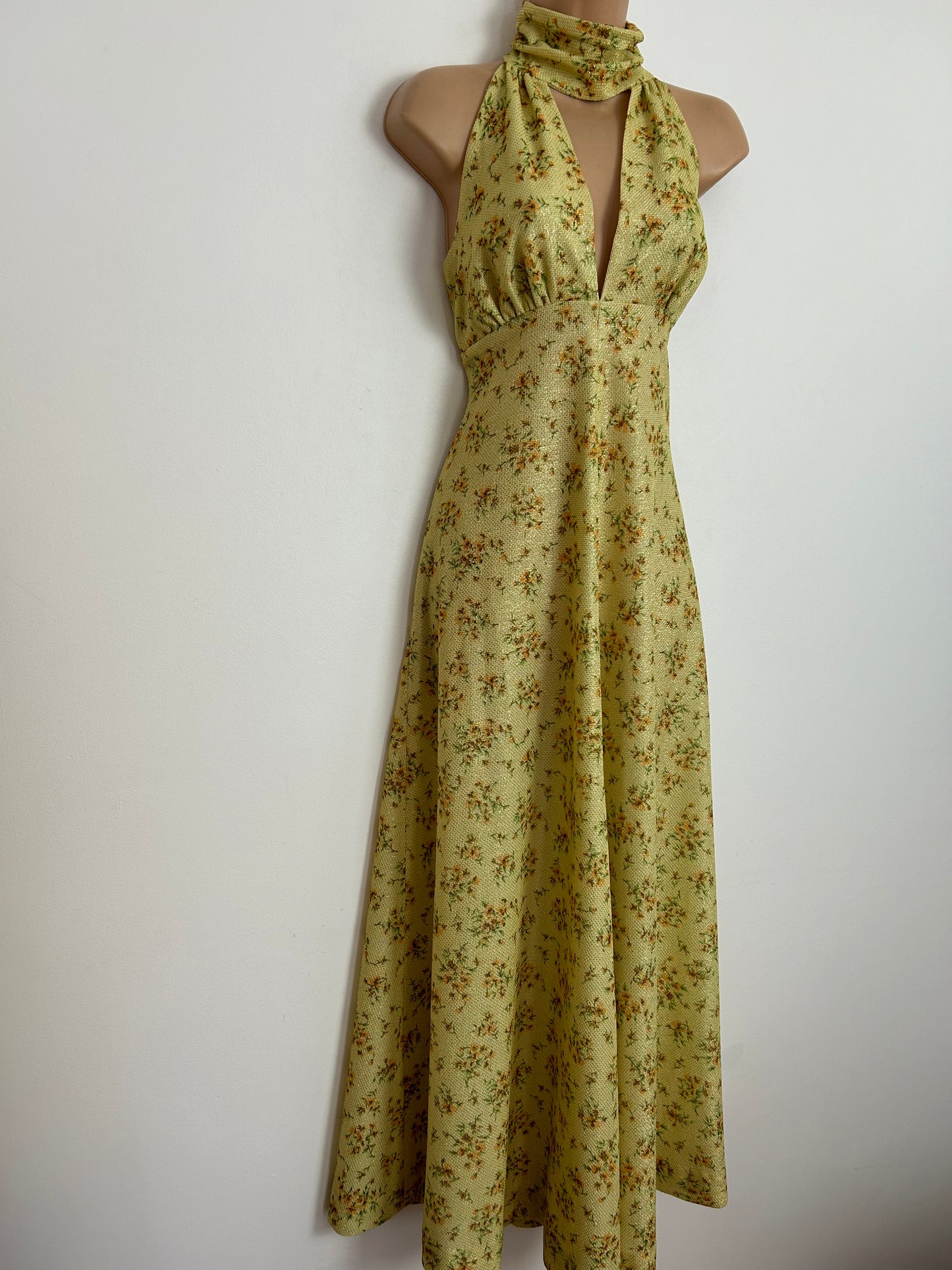 Vintage 1970s UK Size 6 Yellowy Green Gold & Orange Floral Lurex High Neck Key Hole Sleeveless Summer Boho Occasion Maxi Dress