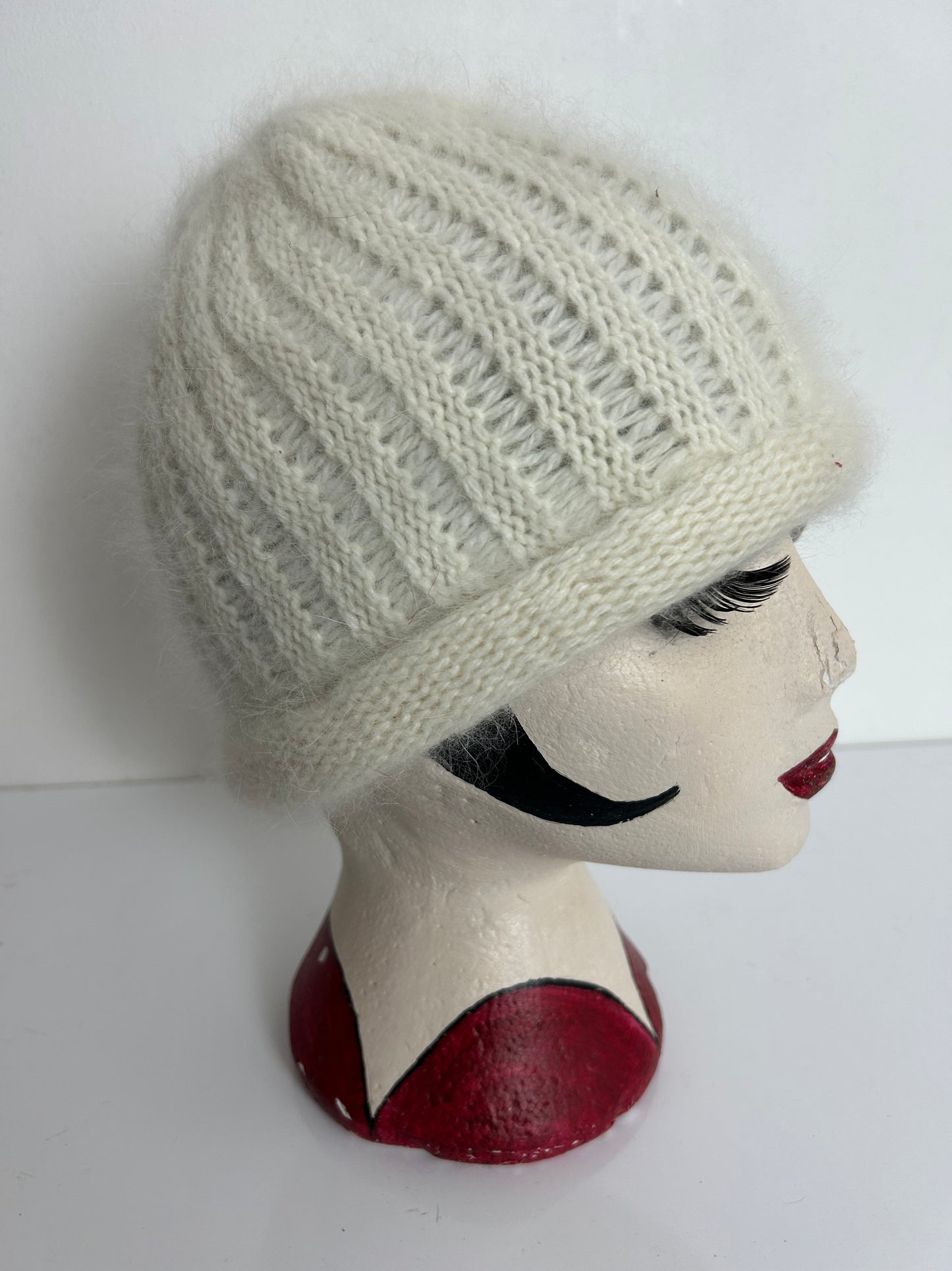 Vintage Cream Wool & Angora Semi Chunky Knit Pull On Beanie Style Hat