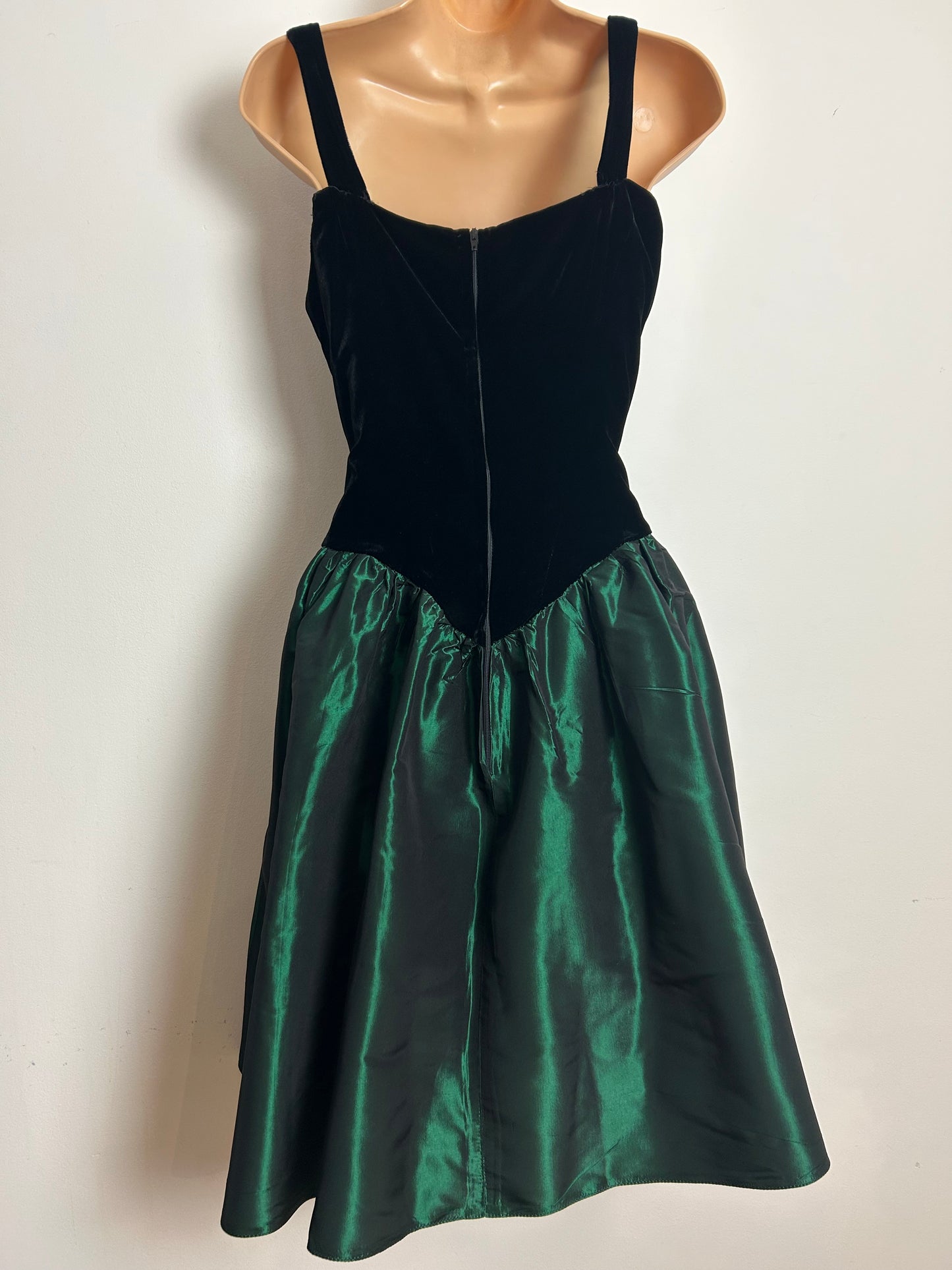 Vintage 1980s Size 8 Black & Bottle Green Velour & Taffeta Xmas Party Prom Dress