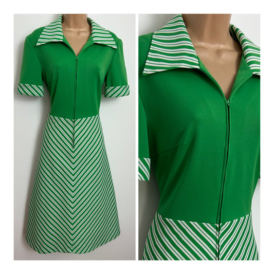 Vintage 1970s Size 10-12 Green & White Chevron Stripe Short Sleeve Zip Front Mod Day Dress