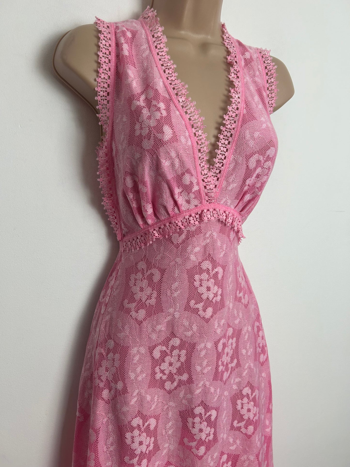 Vintage HANRO Made In Switzerland Size 8-10 Pink Cotton Lace Maxi Length Nightdress