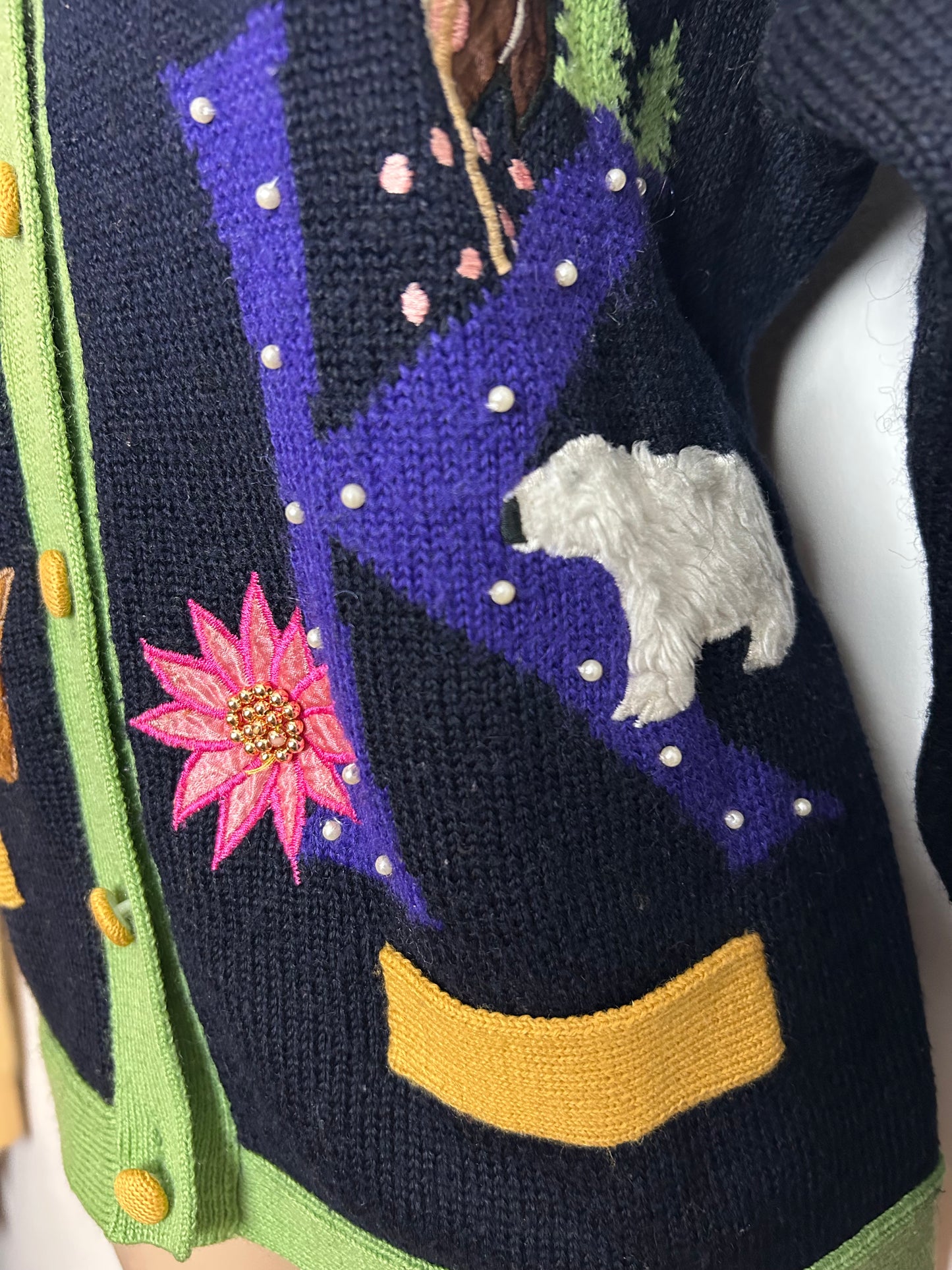 Vintage 1980s DECADE SIGNE KIABI Size 12/14 Black & Green Polar Bear Bird & Flowers Applique Detail Wool Cardigan