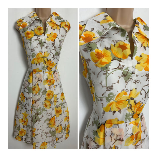 Vintage 1970s Size 10 White & Orange Floral Print Sleeveless Wide Collared Summer Mod Day Dress