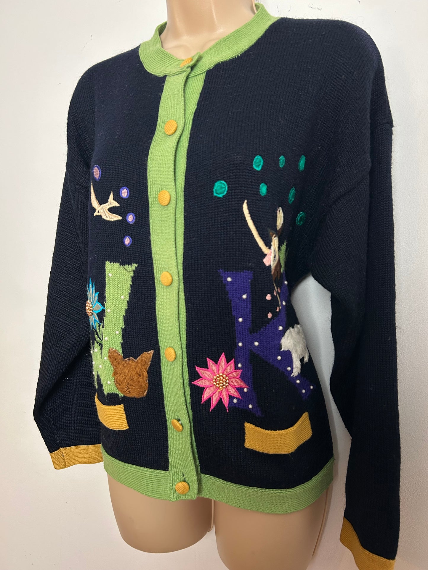 Vintage 1980s DECADE SIGNE KIABI Size 12/14 Black & Green Polar Bear Bird & Flowers Applique Detail Wool Cardigan