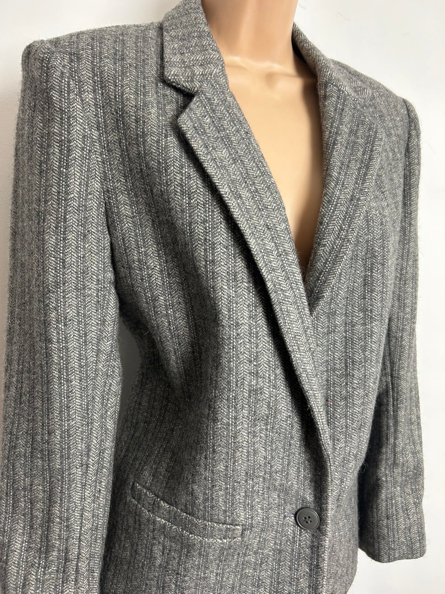 Vintage 1980s SIGNATURE BY REED ROBERTS Size 12 Grey Herringbone Wool & Alpaca Mix Blazer