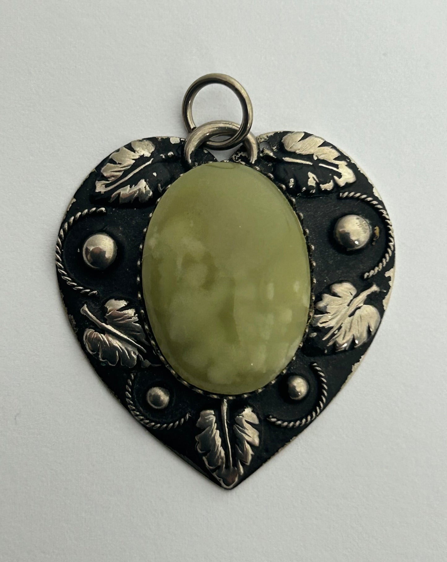 Vintage Silver Tone Base Metal Leaf Engraved Celtic Scottish Heart Shape Green Agate Stone Set Pendant