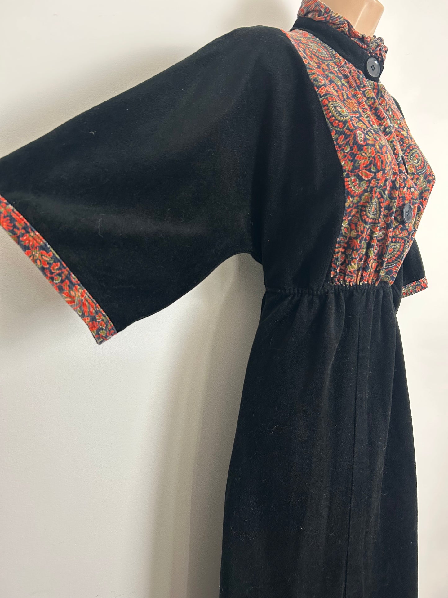 Vintage 1970s Size 8 Black Blue & Orange Cord Panel Short Wide Sleeve Boho Prairie Velour Maxi Dress