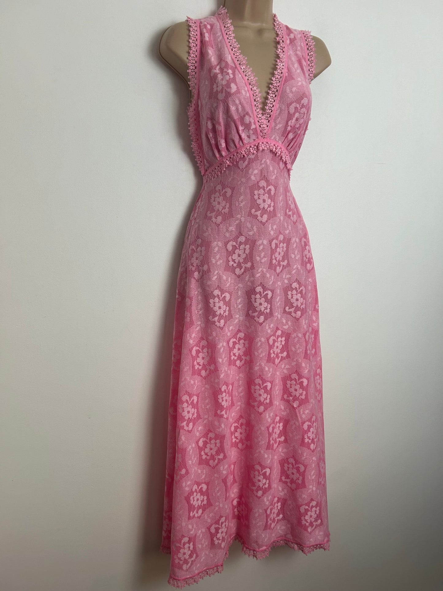 Vintage HANRO Made In Switzerland Size 8-10 Pink Cotton Lace Maxi Length Nightdress