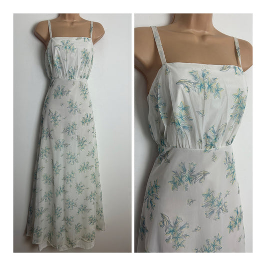 Vintage 1970s Size 12 White & Blue Floral Print Strappy Nylon Summer Maxi Dress