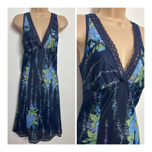 Vintage 1970s Size 10 Navy Blue Green & Pink Floral Print Lace Trim Nylon Slip