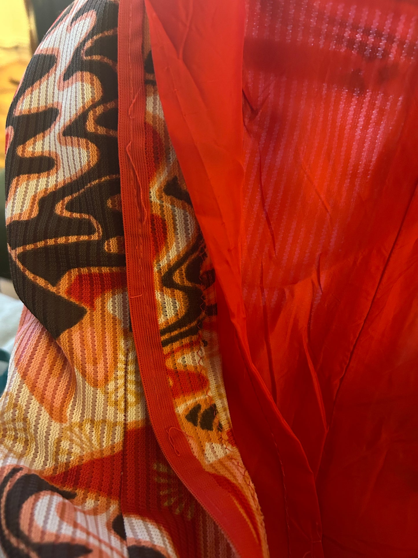 Vintage 1970s Size 10-12 Red Pink White & Black Psychedelic Abstract Print Sleeveless Maxi Dress