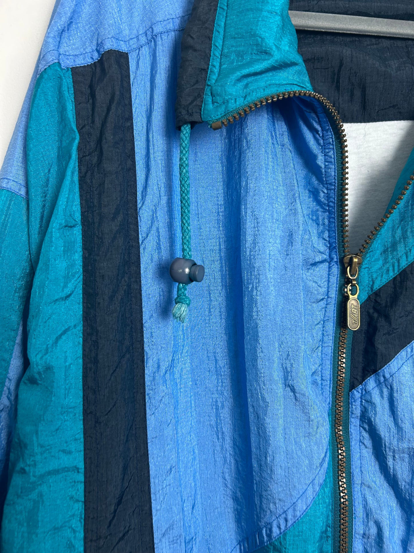 Vintage 1980s T/ART Up To Size 16 Blue Tones Zip Pockets Shell Suit Jacket