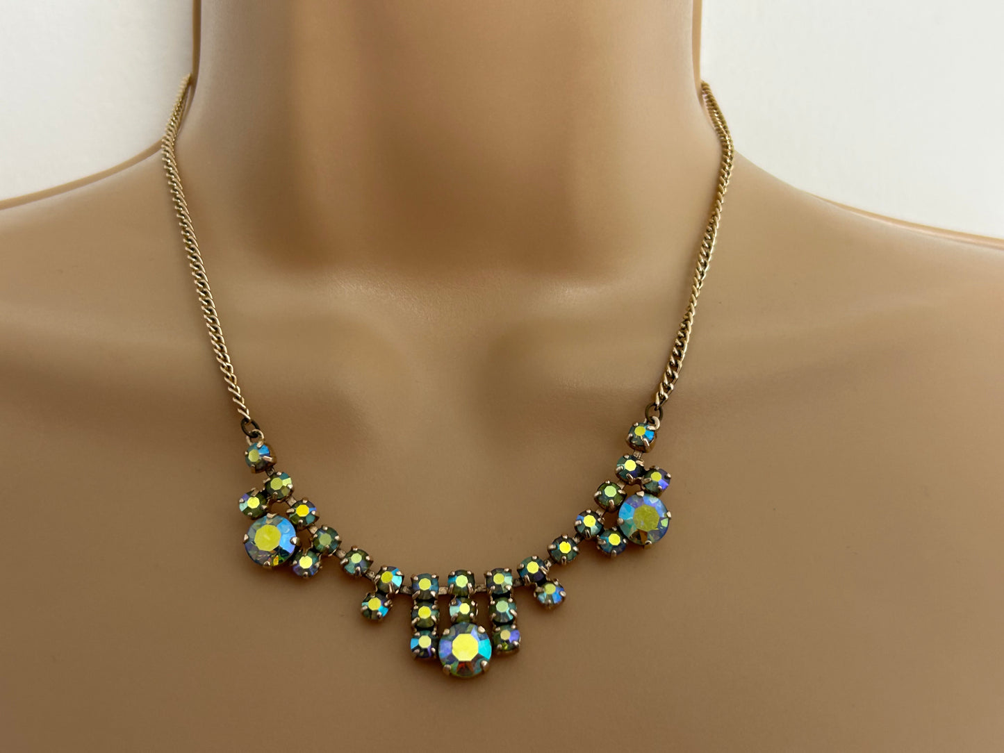 Vintage Late 1960s Gold Tone & Iridescent Aurora Borealis Stone Set Necklace