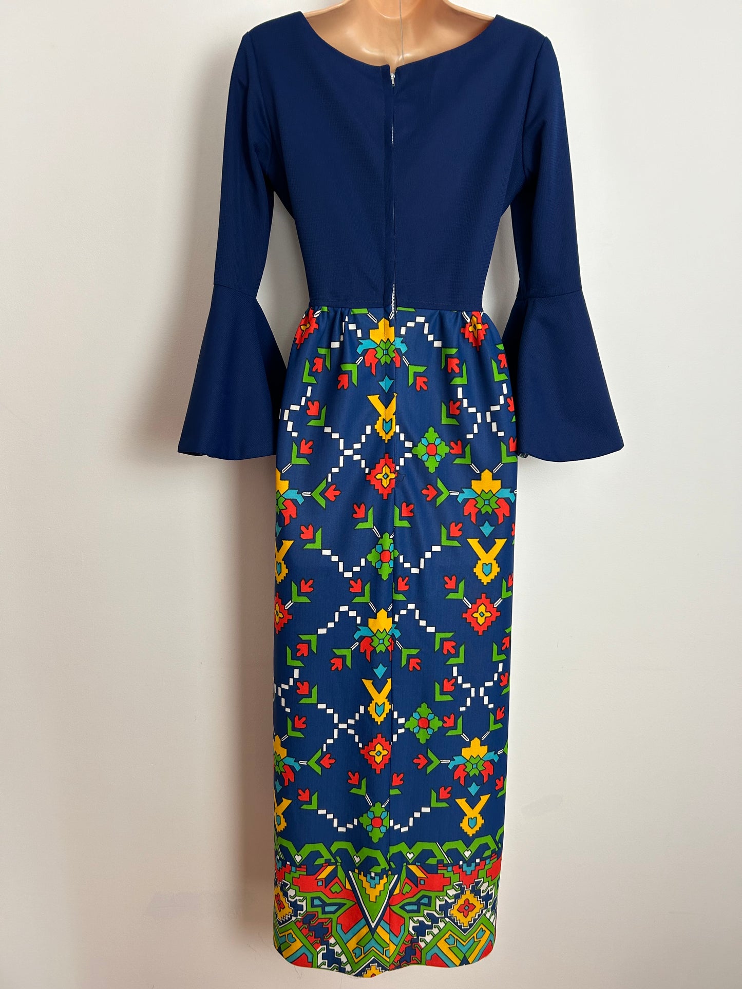 Vintage 1970s UK Size 10 Navy Blue Red Green Yellow & Blue Asbtract Geo Print Flared Cuff Maxi Dress