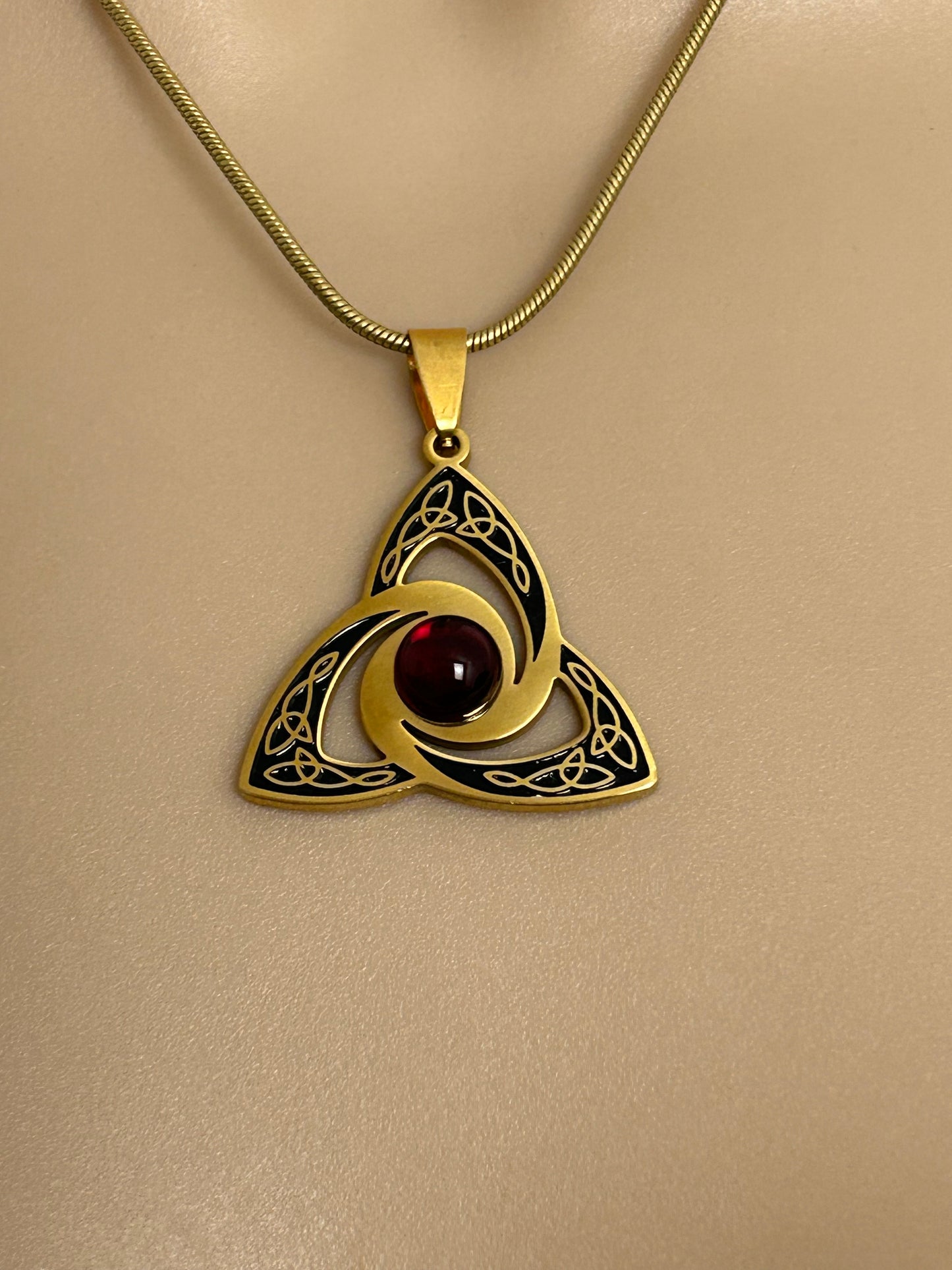 Vintage Gold Tone Celtic Inspired Triquetra Knotwork Red Stone Set Pendant With Necklace