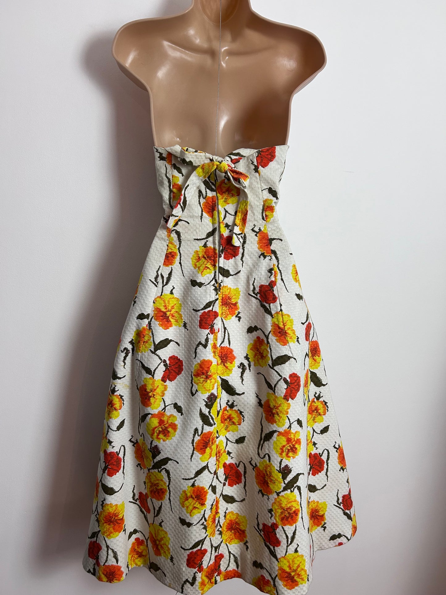 Vintage 1950s RICCI MICHAELS MAYFAIR Size 6-8 Off White Orange & Yellow Floral Print Strapless Boned Prom Dress