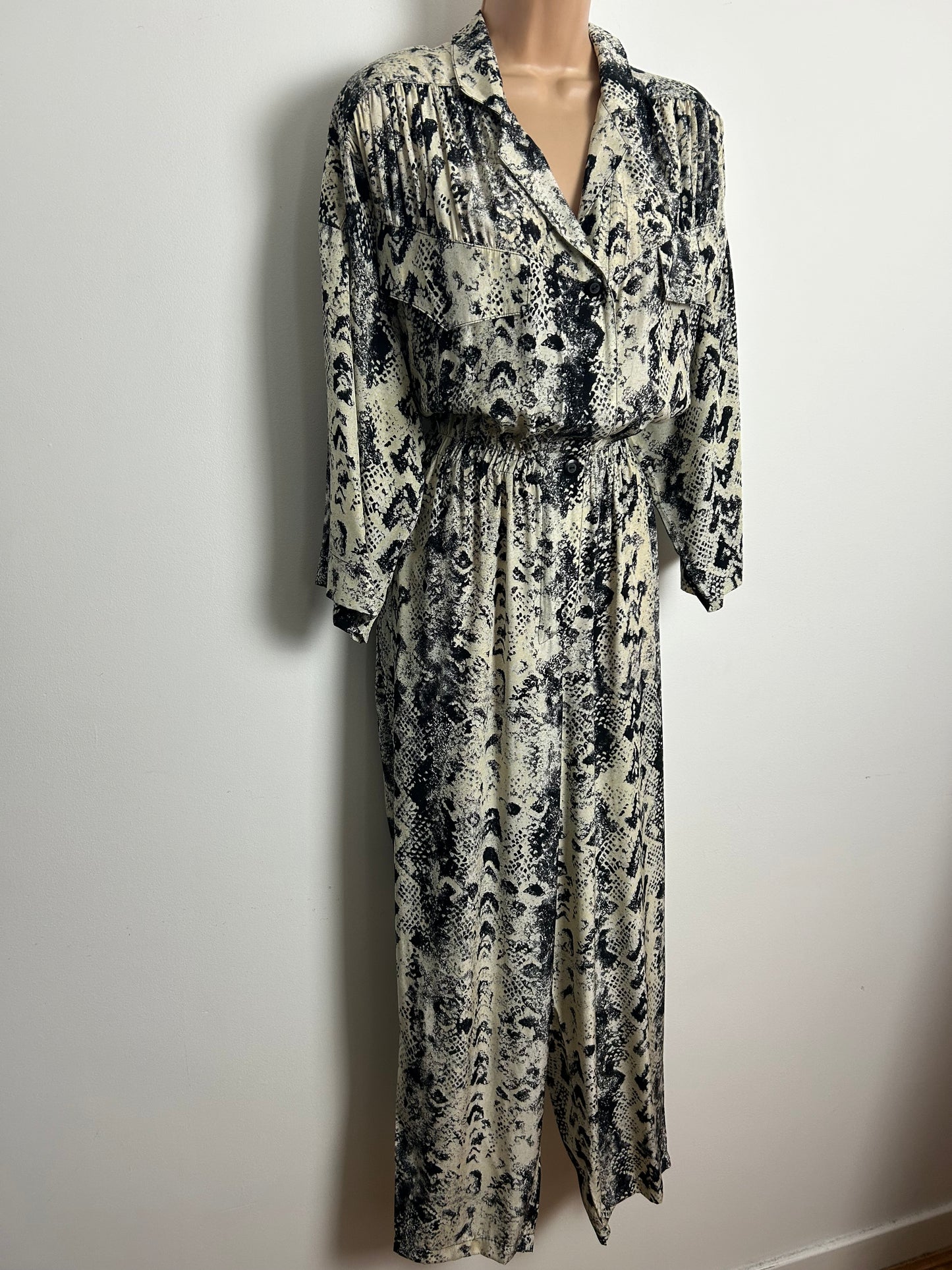 Vintage 1980s CREATION MODELL Size 10-12 Beige & Black Snake Skin Print 3/4 Sleeve Jumpsuit