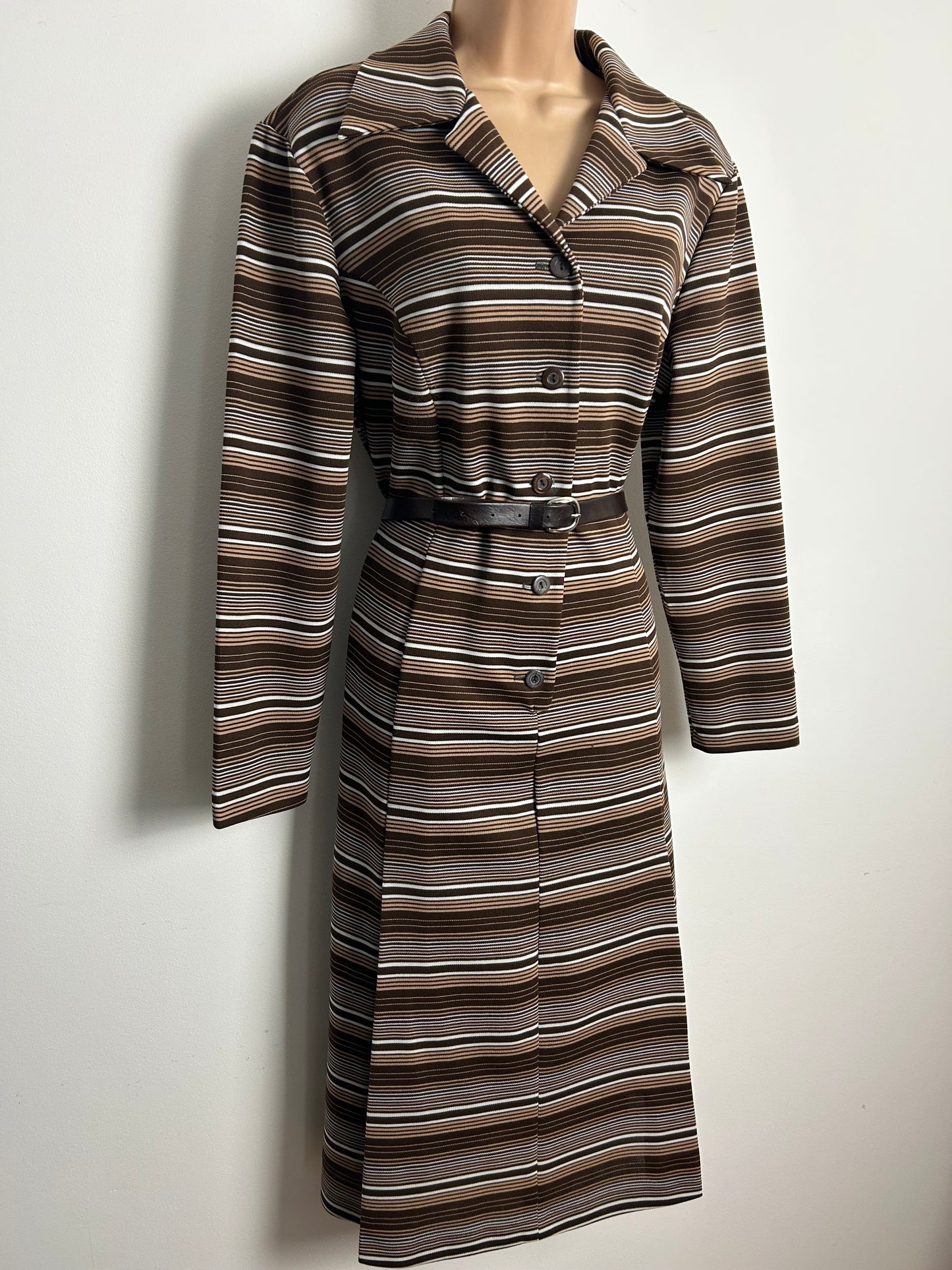 Vintage 1970s C&A Size 16-18 Brown Beige & White Stripe Print Long Sleeve Belted Mod Day Dress