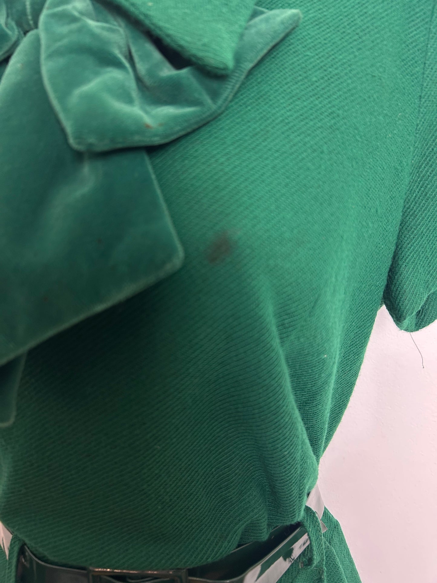 Vintage Early 1960s CARNEGIE OF LONDON Size 12 Bottle Green Velvet Bow Detail 2 Piece Dress & Jacket Suit