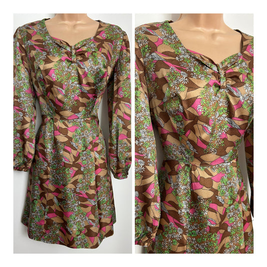 Vintage Early 1970s Size 10-12 Green Brown & Pink Floral & Abstract Print Long Sleeve Day Dress