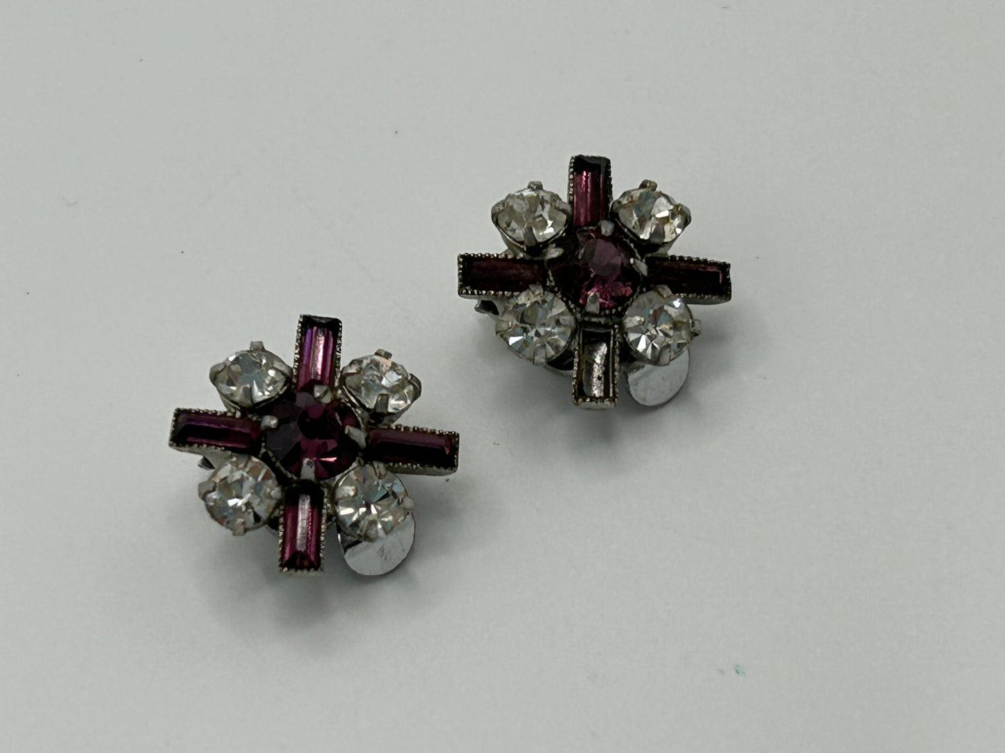 Vintage 1960s Beautiful Silver Tone Diamante & Purple Glass Stone Set Clip On Earrings