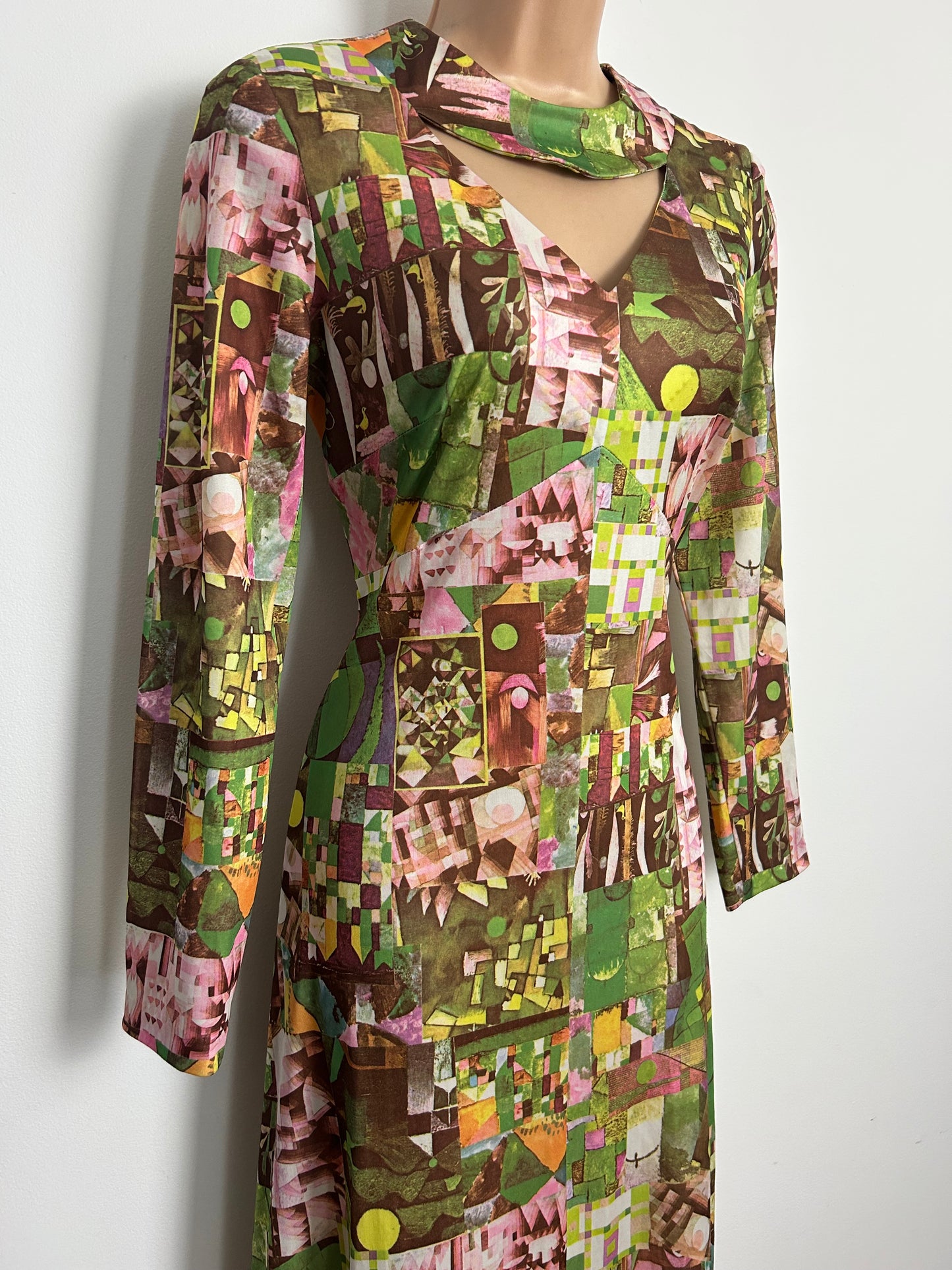 Vintage 1970s LEYGIL Size 10-12 Green Pink & Brown Keyhole Choker Neck Abstract Print Maxi Dress
