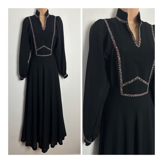 Vintage 1970s ELKONT UK Size 6-8 Black Floral Print Trim Long Sleeve Tie Back Cotton Boho Maxi Dress