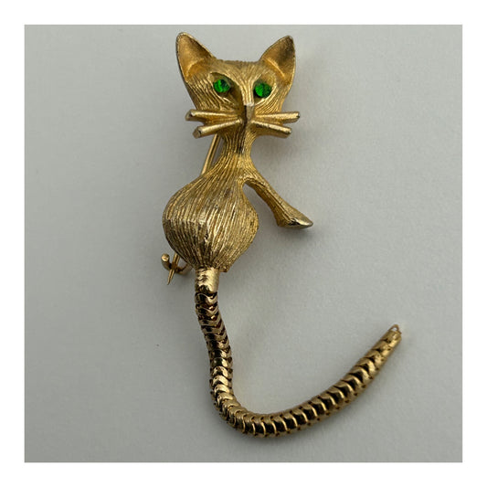 Vintage Gold Tone RARE Articulated Tail Cat Brooch With Green Stone Eyes