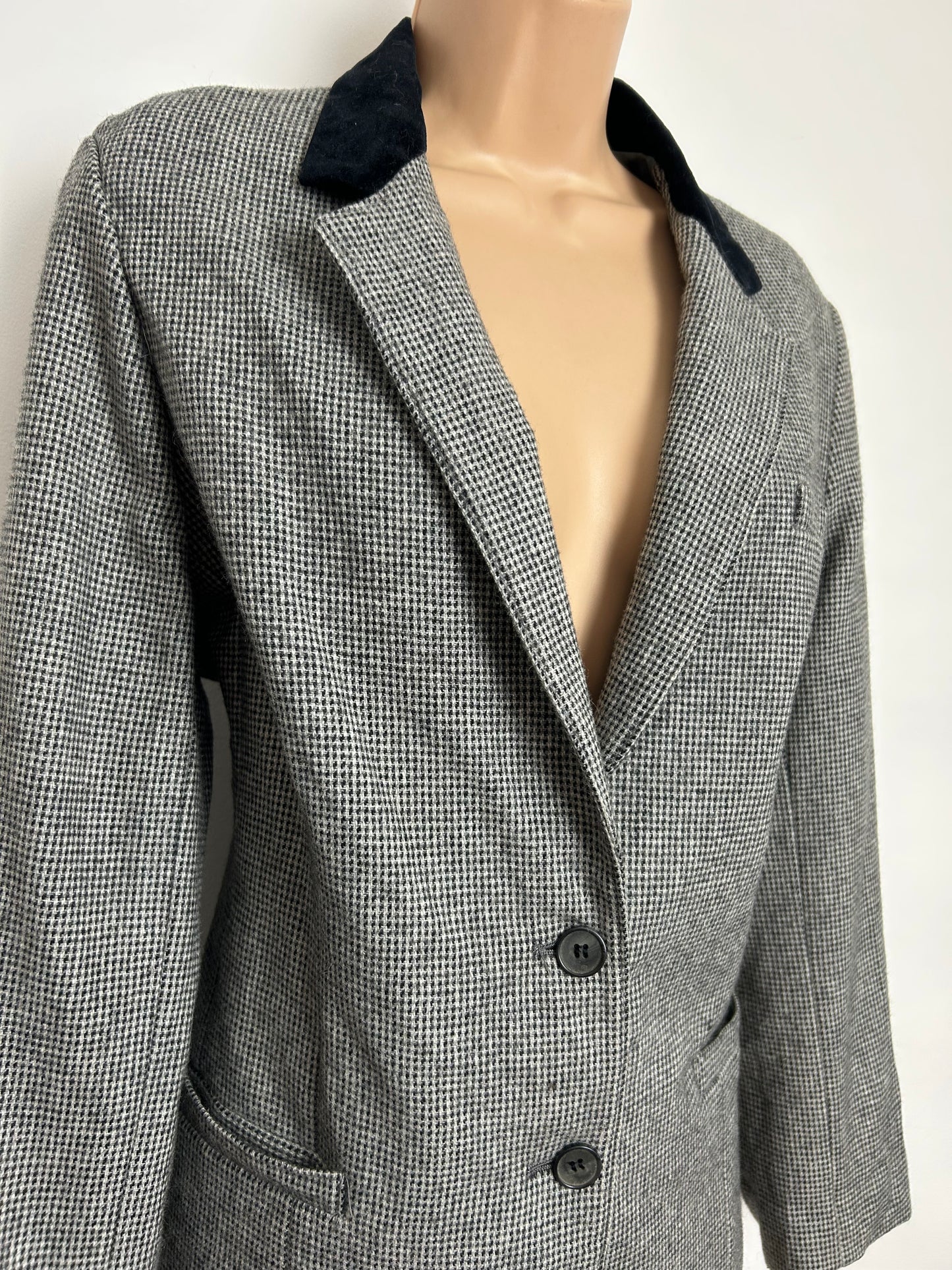 Vintage 1980s Size 14 Black & White Tweed Check Velvet Collar Wool Mix Blazer