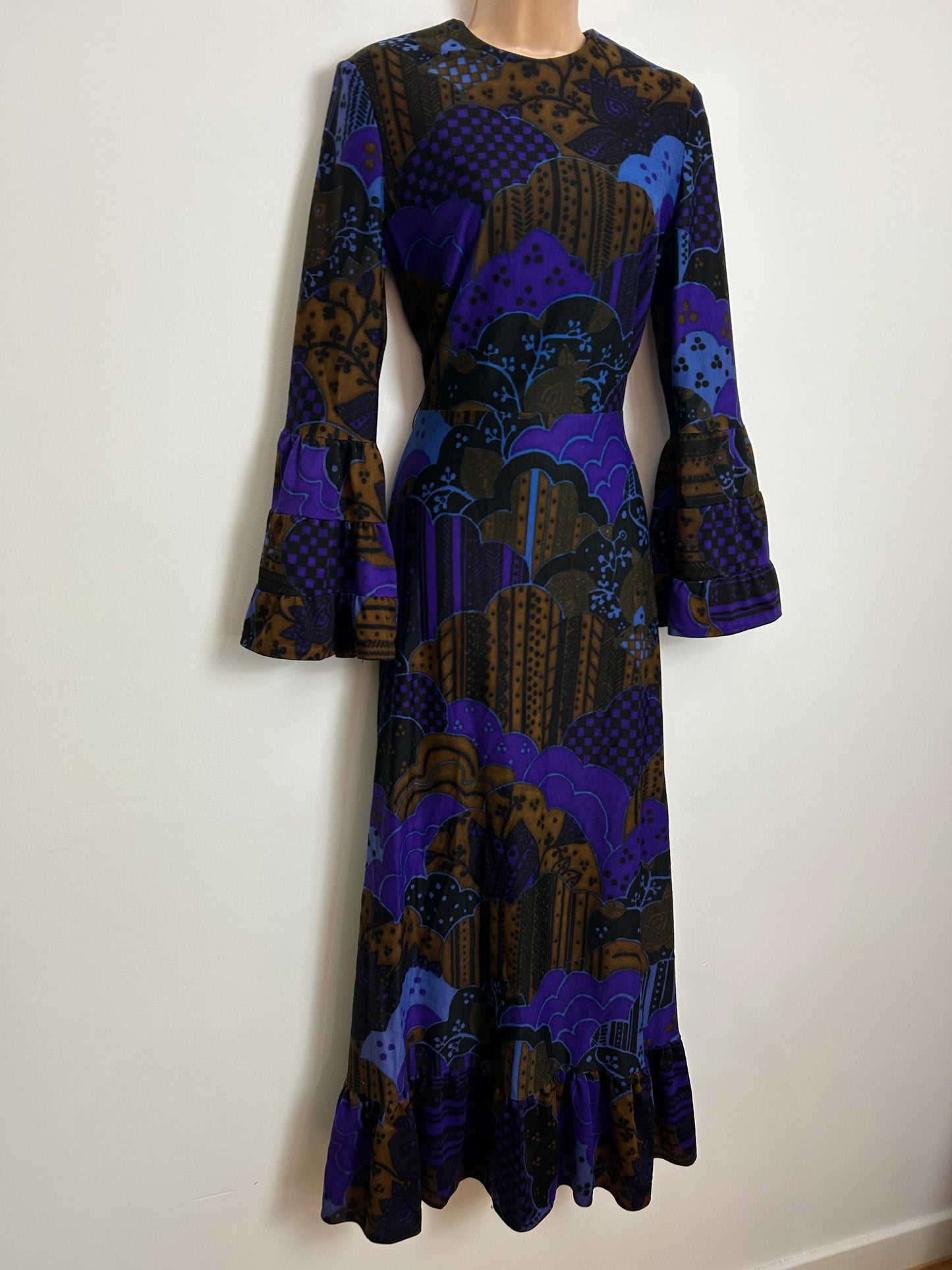 Vintage 1970s SHUBETTE UK 8-10 Purple Blue Brown & Black Abstract Print Long Sleeve Flared Cuff Boho Maxi Dress