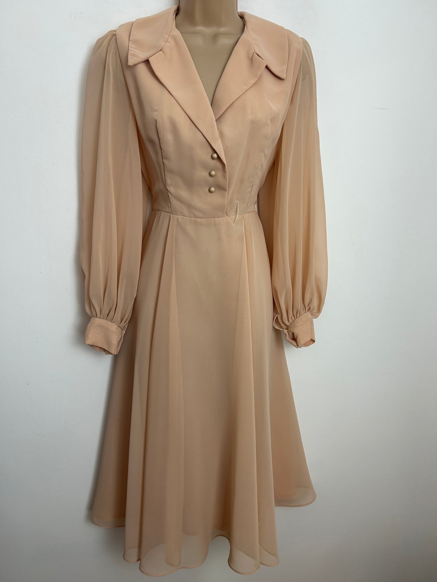 Vintage 1970s Size 10 AFTER SIX BY ROLAND JOYCE Size 10 Nude Beige Long Sleeve Occasion Dress