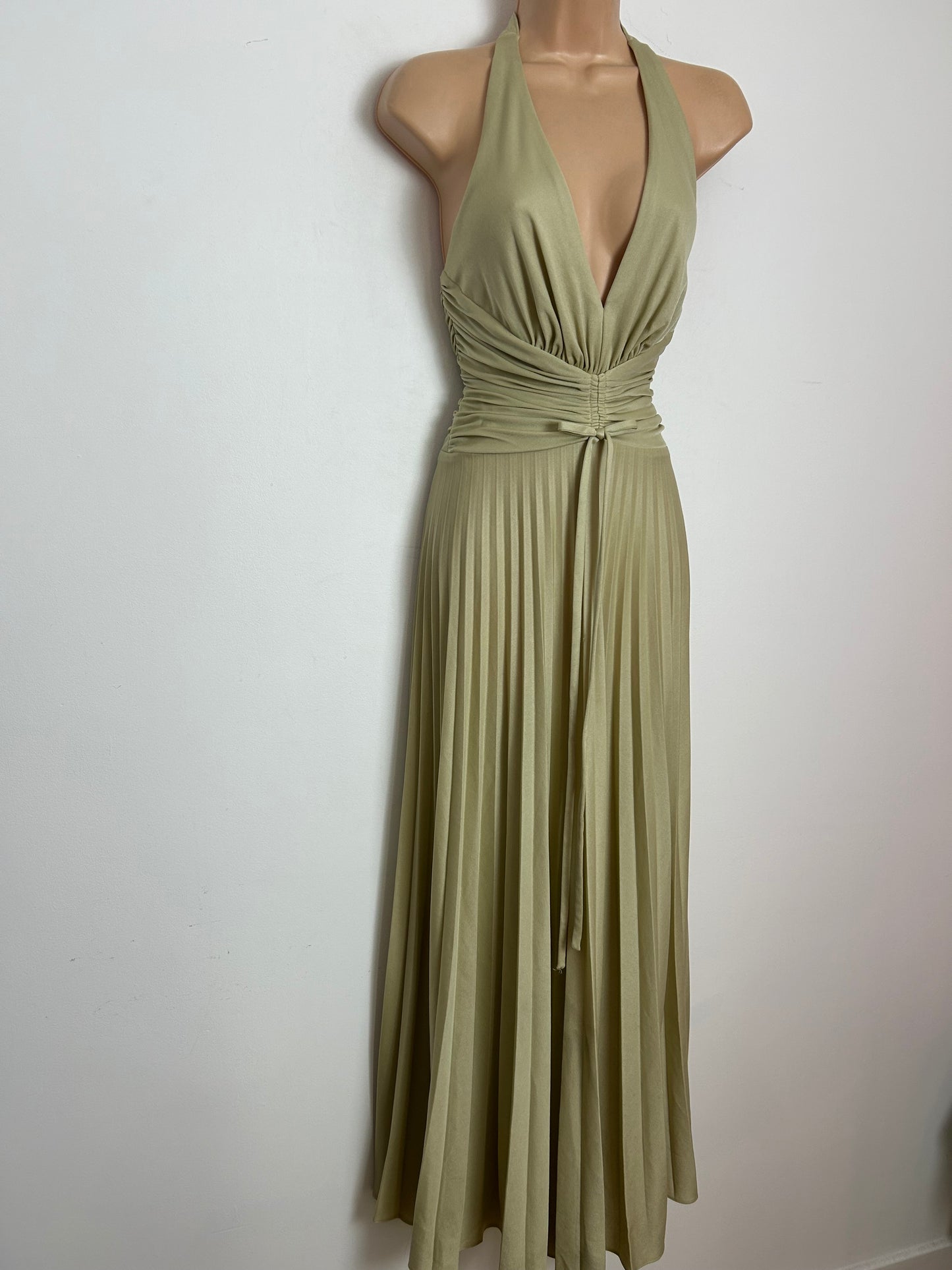 Vintage 1970s JOHN CHARLES UK size 8 Pale Sage Green Halterneck Occasion Maxi Dress