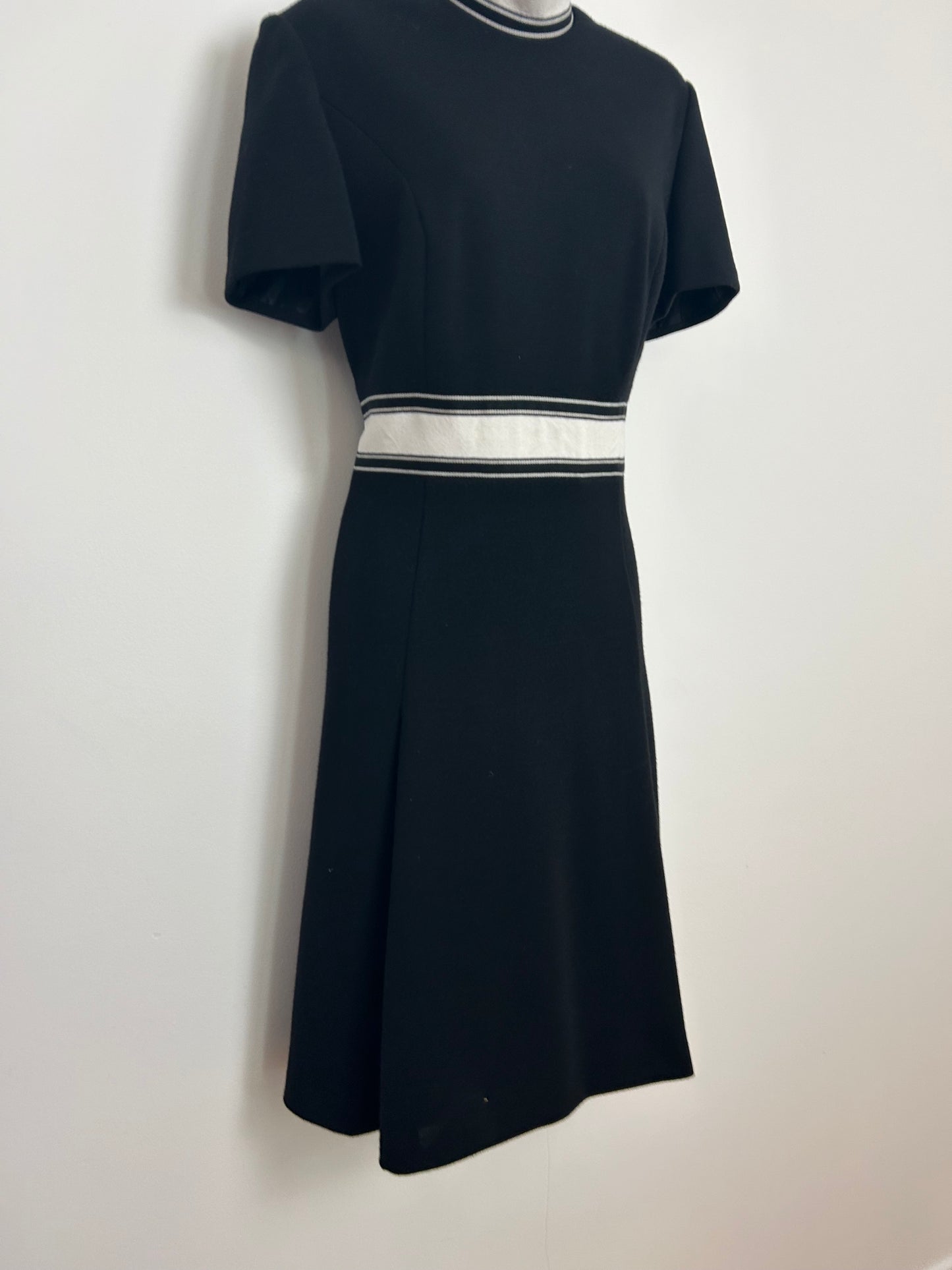 Vintage 1960s ULI RICHTER Size 12 Black & White Pure New Wool Mod Dress
