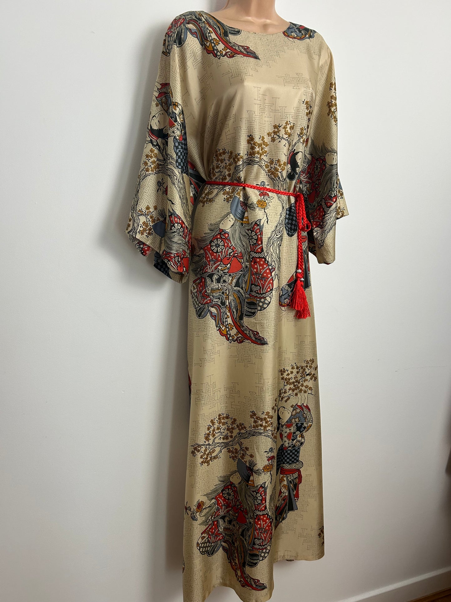 Vintage 1970s Rare SILHOUETTE SCENE SETTERS Size 12-14 Beautiful Silky Japanese Geish Girl Print Katan Maxi Dress