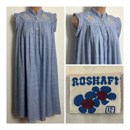 Vintage 1970s ROSHAFI Size 8 Pale Blue Chambray Pocket Detail Indian Cotton Smock Dress