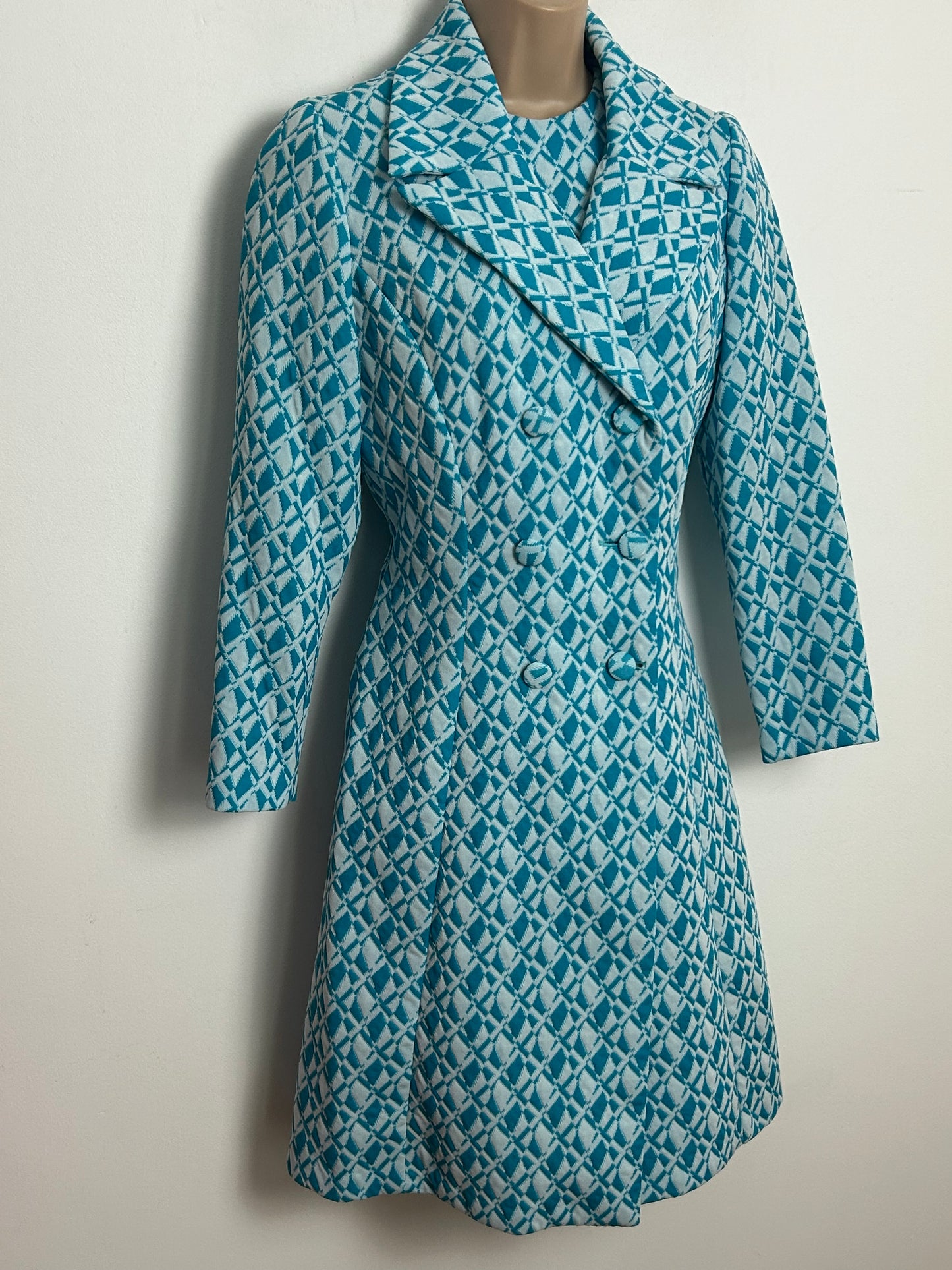 Vintage 1960s Size 10-12 Blue & Turquoise Blue & White Diamond Pattern Crimplene Mod Dress Suit