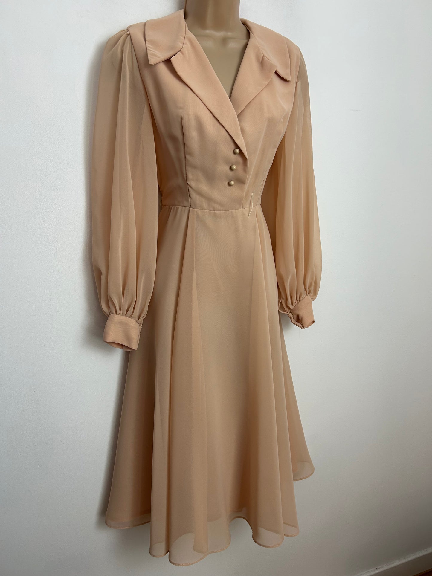 Vintage 1970s Size 10 AFTER SIX BY ROLAND JOYCE Size 10 Nude Beige Long Sleeve Occasion Dress