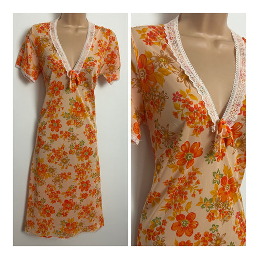 Vintage 1970s Size 10-12 Pretty Orange Tones Floral Print Lace Trim Short Sleeve Nylon Dress Style nightdress