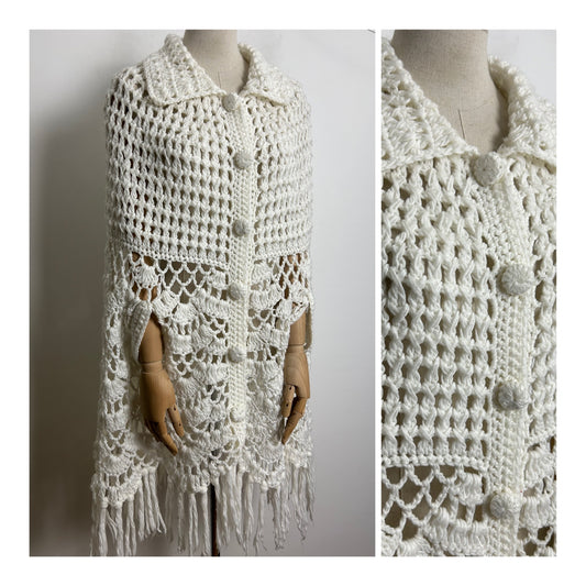 Vintage 1970s Size 8/10/12 Gorgeous White Handknitted Collared Fringed Cape