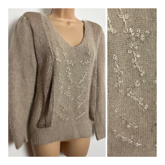 Vintage 1980s Size M (10-12) Beige Angora Mix Embroidered Leaf Detail Jumper
