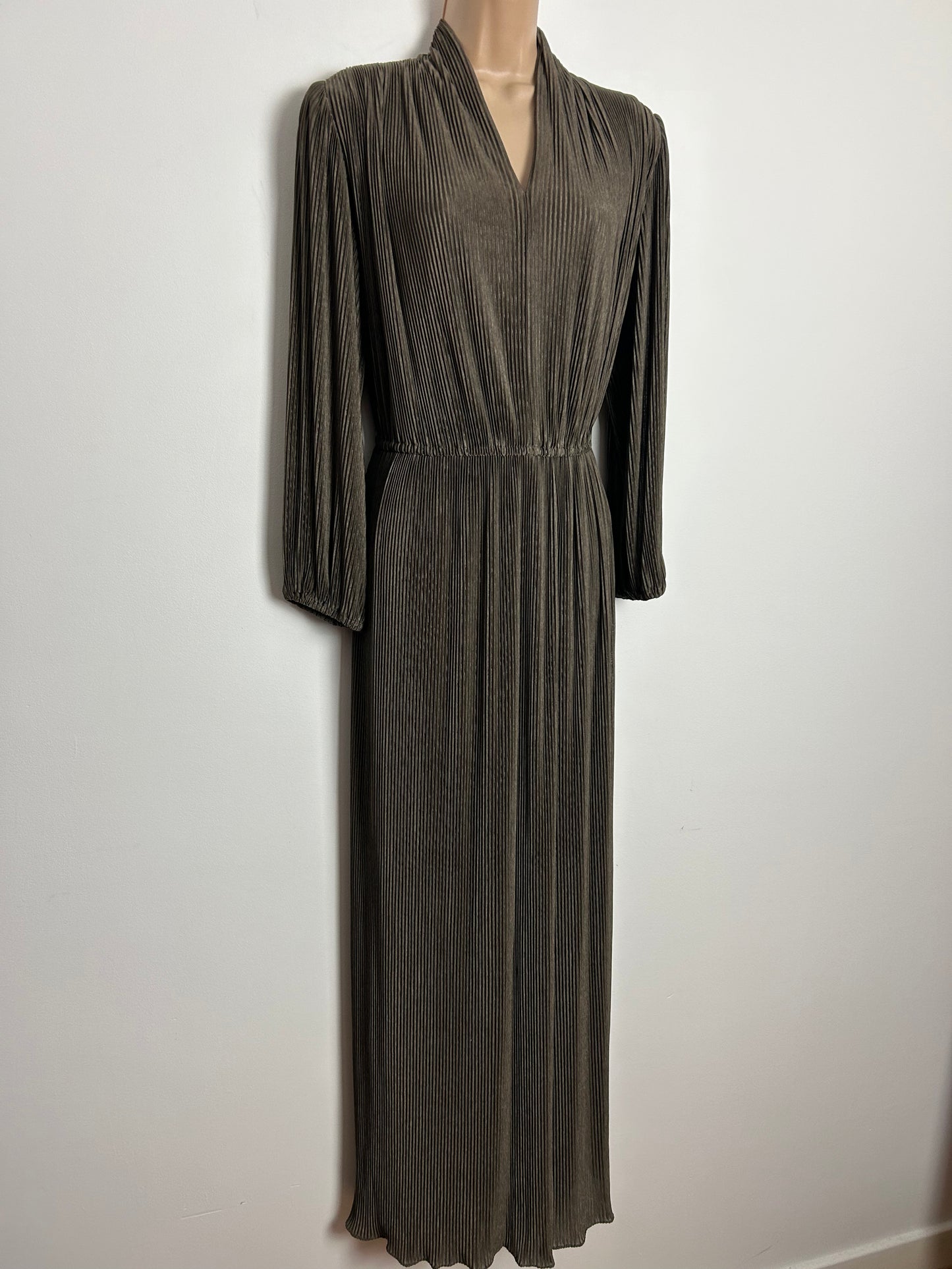 Vintage Early 1980s MUREK UK Size 14-16 Taupe Plisse Pleated Long Sleeve Occasion Evening Maxi Dress