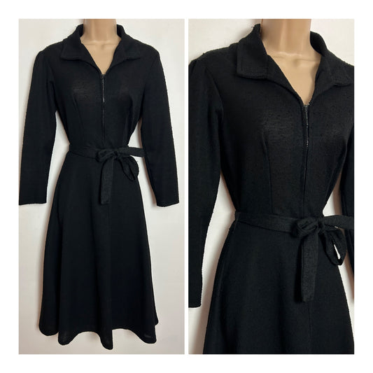 Vintage Late 1970s UK Size 6-8 Black Zip Fronted 3/4 Sleeve Belted Fit & Flare Day Dress