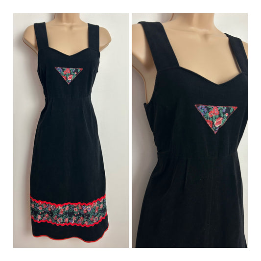Vintage 1970s Size 12 Black Cotton Corduroy Floral Contrast Tie Back Pinafore Day Dress